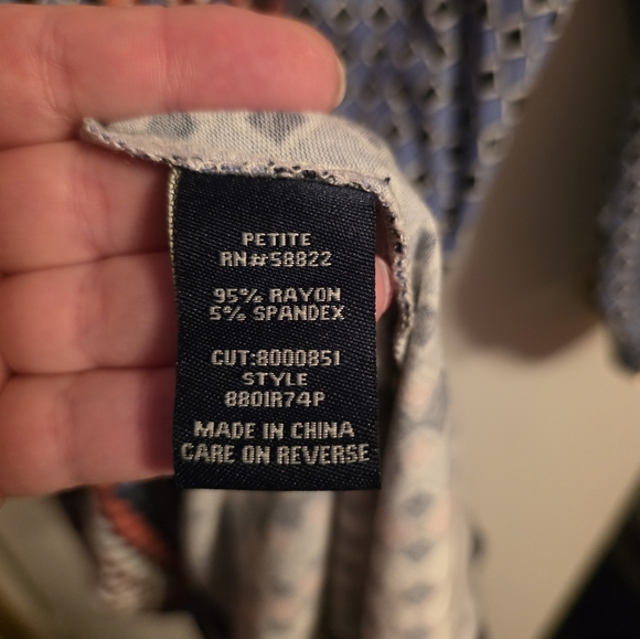 Max Studio Geometric 3/4 Length Sleeve Top Petite Large NWT - Picture 6 of 11